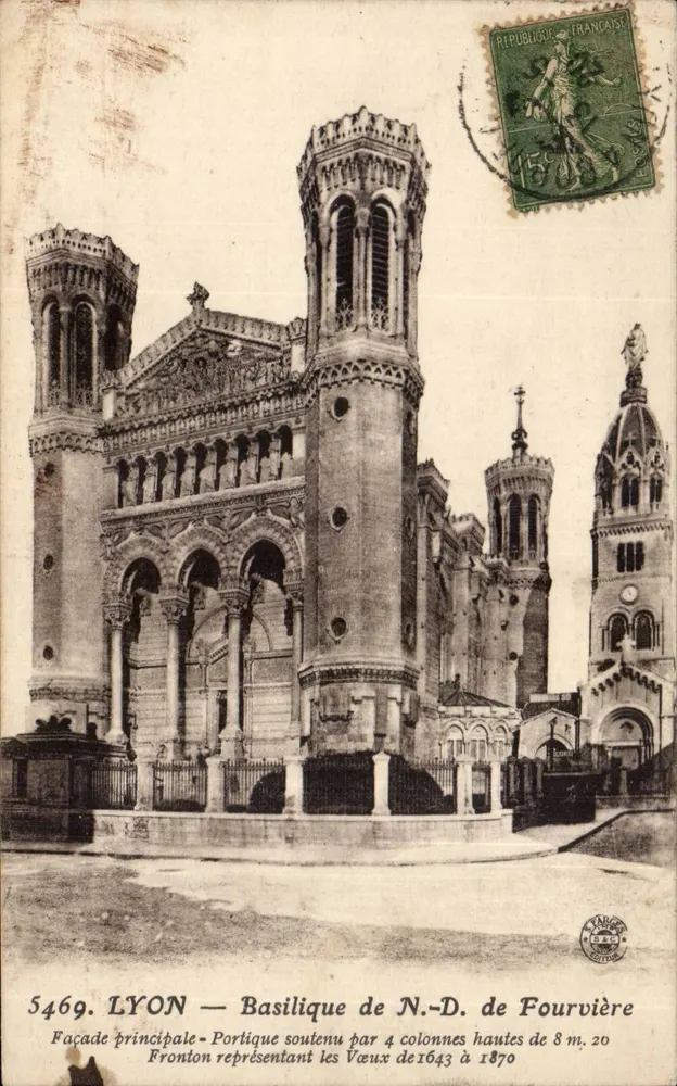 LYON — Basílica de Nossa Senhora de Fourvière — Fachada principal e portal - Frente