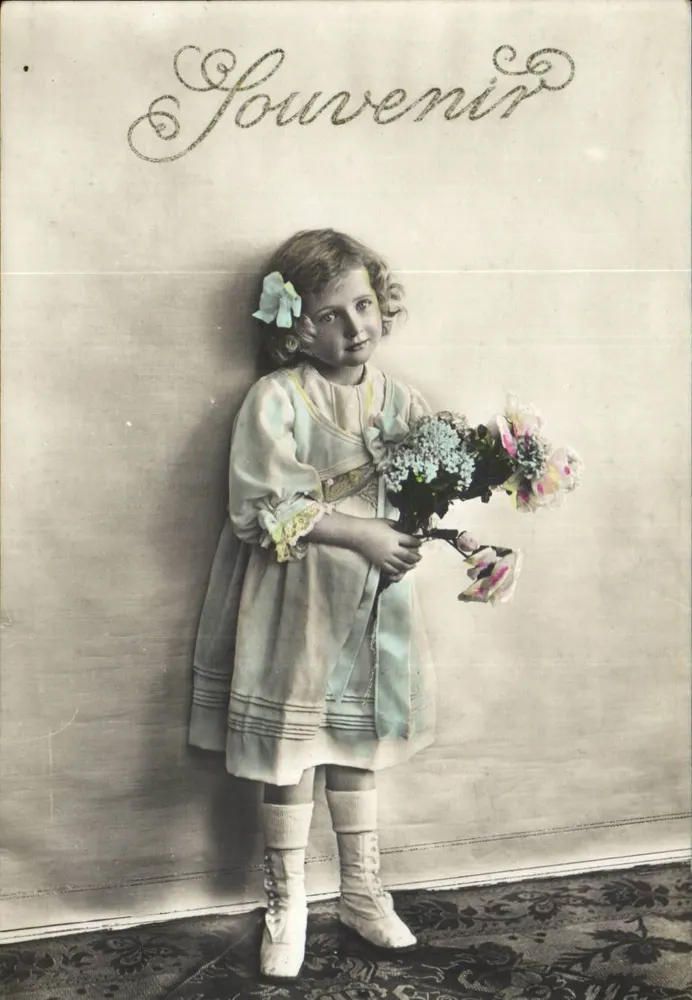 Mädchen mit Blumenbouquet — Erinnerung - Vorderseite
