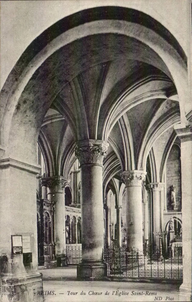 Reims — Turm des Chors der Kirche Saint-Remi — ND Fotografie - Vorderseite