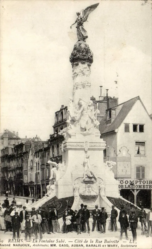 Reims — La Fontaine Subé — Seite der Rue Buirette — André Narjoux, Architekt ; MM. Gasq, Auban, Baralis und Wary, Bildhauer - Vorderseite