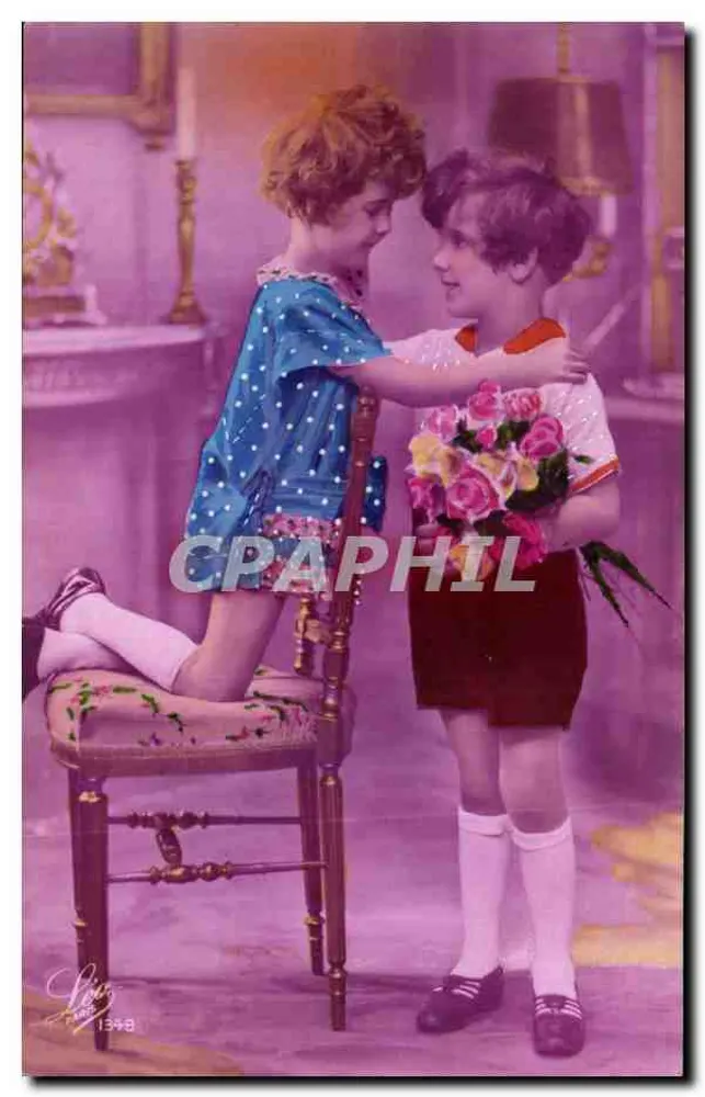 Crianças brincando com flores — Paris — editor Léon, n° 1392 - Frente