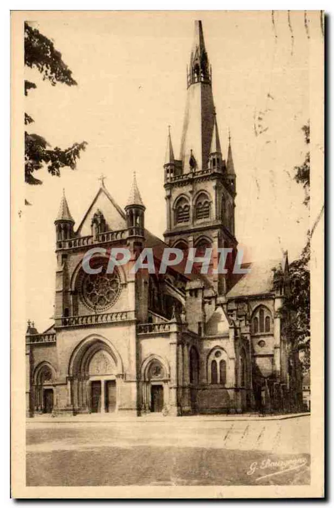 Igreja de Nossa Senhora d'Épernay — vista da fachada — G. Bourgogne - Frente