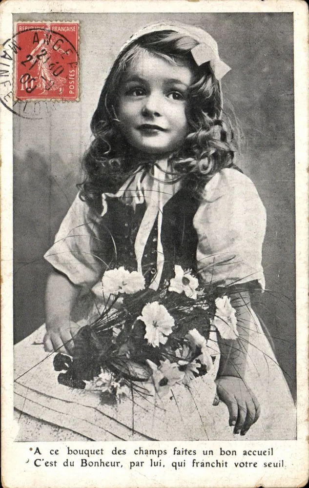 Mädchen mit einem Blumenstrauß — 'A ce bouquet des champs faites un bon accueil' — République Française - Vorderseite