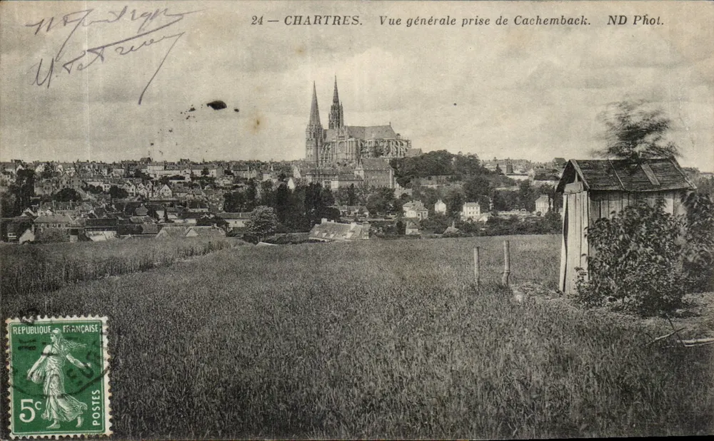 Chartres — Vista geral tirada de Cachemback — ND Phol. - Frente