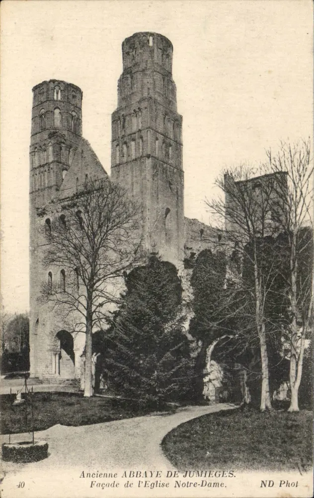 Alte Abtei von Jumièges — Fassade der Kirche Notre-Dame — ND Phot - Vorderseite