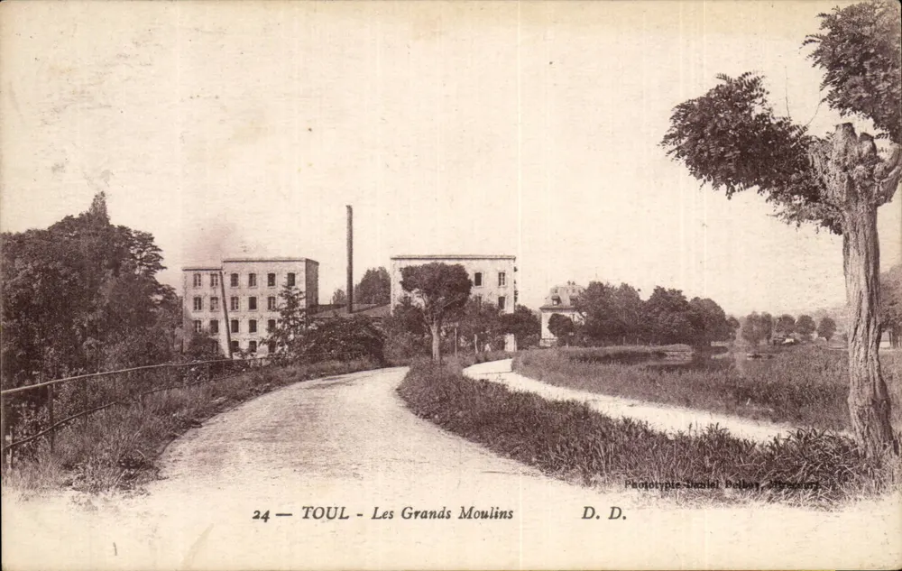 TOUL - Les Grands Moulin — Fototipia Daniel Pelbay, Toul - Frente