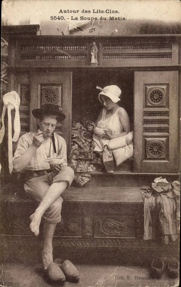 Um die Fourposter-Betten — Frühstück — Sammlung E. Harmonie, St-B. - Vorderseite