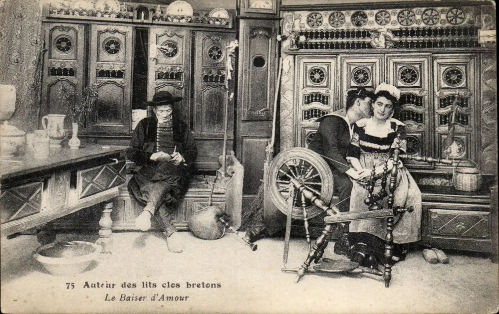 Bretagne-Innenraum — Der Kuss der Liebe — Verlag Auteür des lits bretons, n°75 - Vorderseite