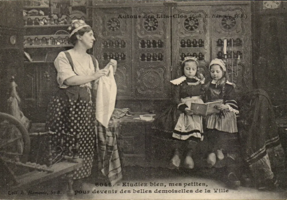 Mulheres e crianças em um ateliê — Ao redor dos Lits-Clos (Coleção E. Hamonie, St-B.) — n° 6046 - Frente