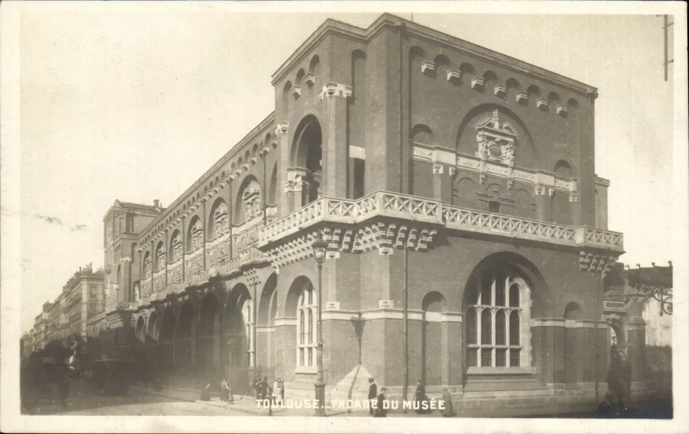 Toulouse — Facha da museu — Carta postal - Frente