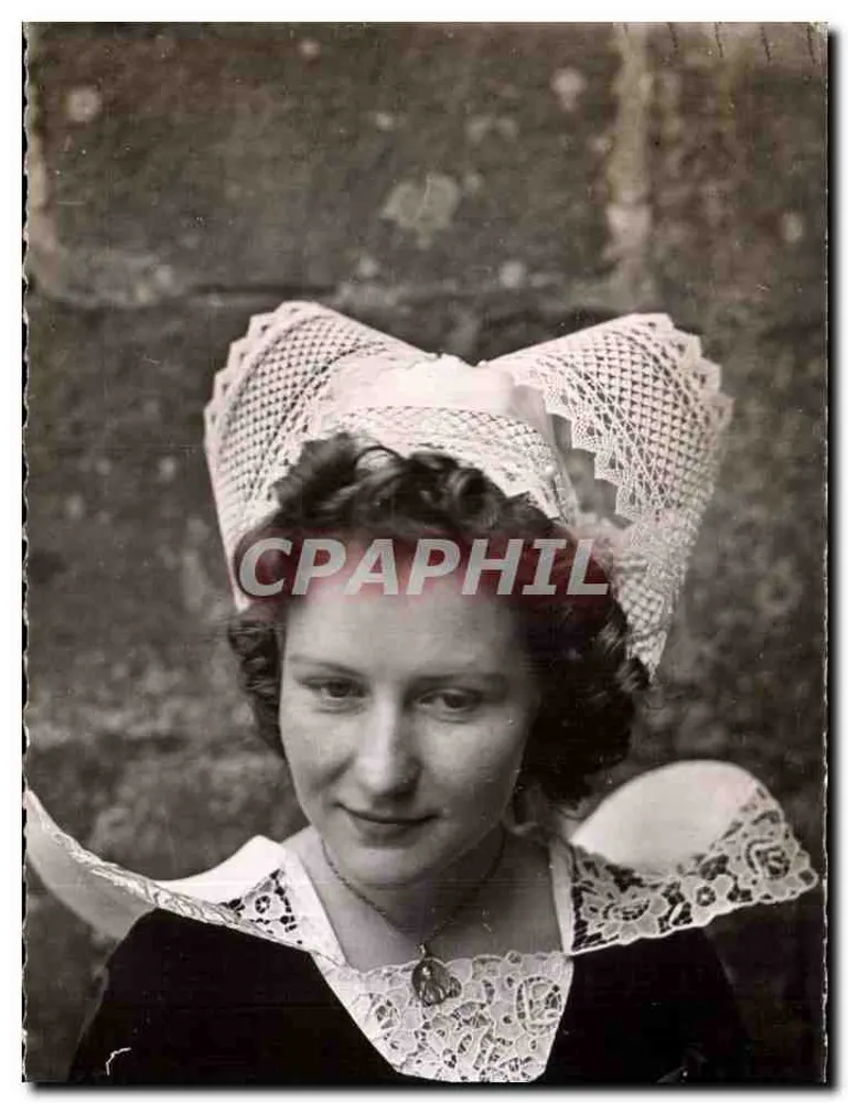 Mulher com coifa bretona — Riec-sur-Belon, Finistère — Edições Gaby, Nantes - Frente