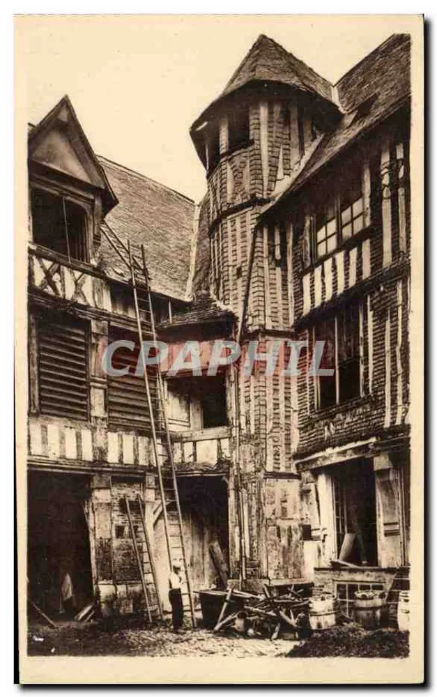 Caudebec-en-Caux — Ansicht des Theaterplatzes — Verleger Vielle Maison, Grande Rue - Vorderseite