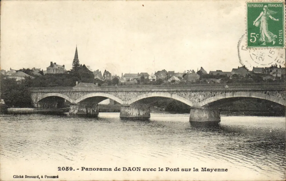DAON — Panorama com o Ponte sobre a Mayenne — Cliché Drouard, em Pouancé - Frente
