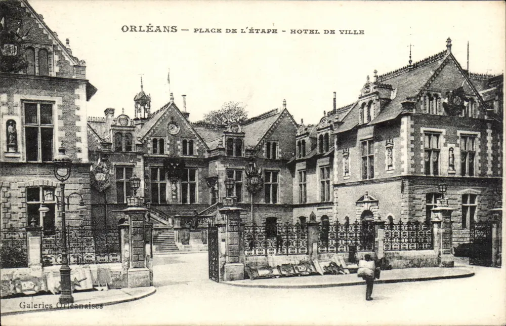 Orléans — Place de l'Étape — Rathaus — Orléanaises Galerien - Vorderseite