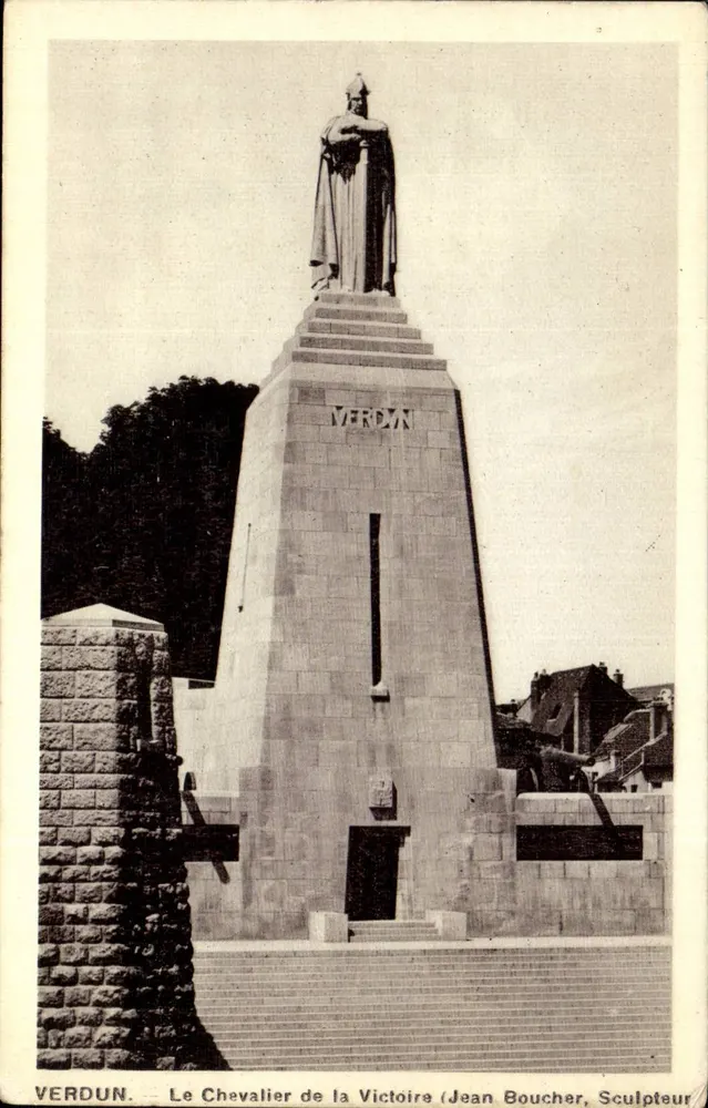 Verdun — Der Ritter der Sieges (Jean Boucher, Bildhauer) - Vorderseite