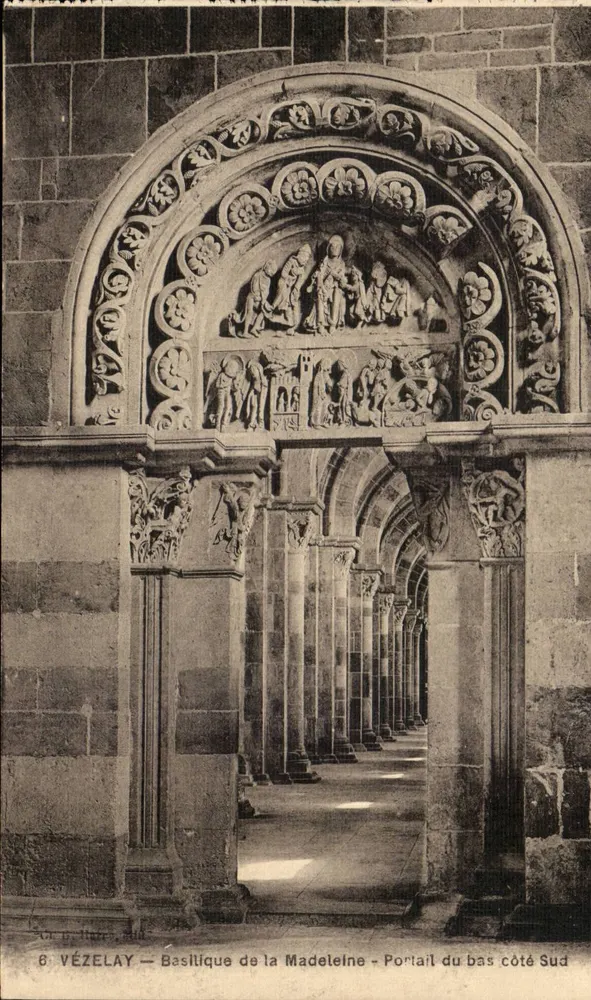 VÉZELAY — Basilika der Madeleine — Portal der Südseite - Vorderseite
