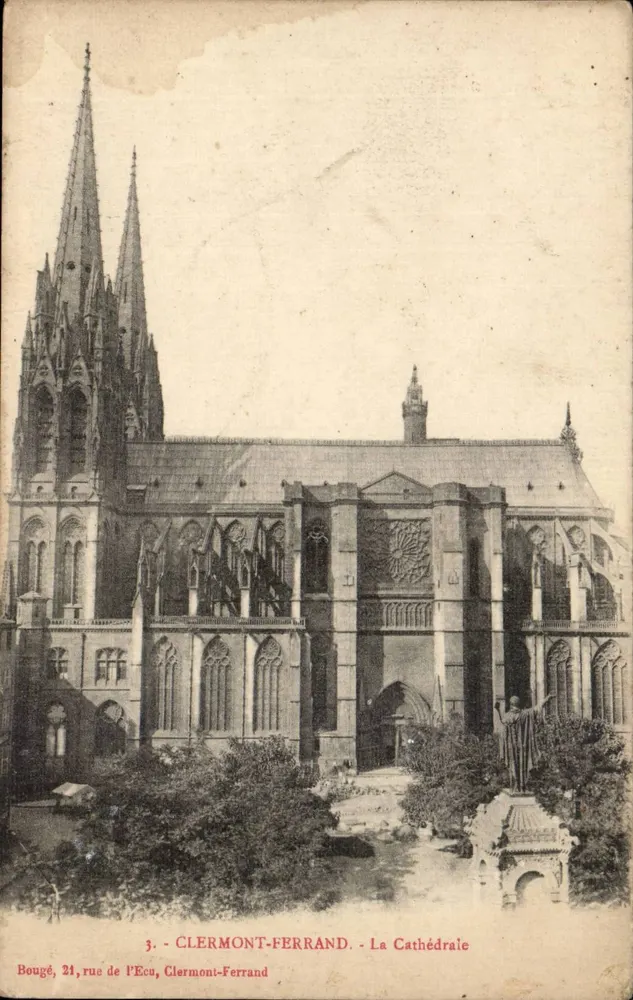 Clermont-Ferrand - A Catedral — Bougé, rua de l'Écu, n°3 - Frente