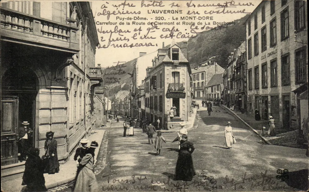 Puy-de-Dôme — Kreuzung der Straße nach Clermont und der Straße nach La Bourboule — Hotel L'AUVERGNE — unbekannter Verleger - Vorderseite