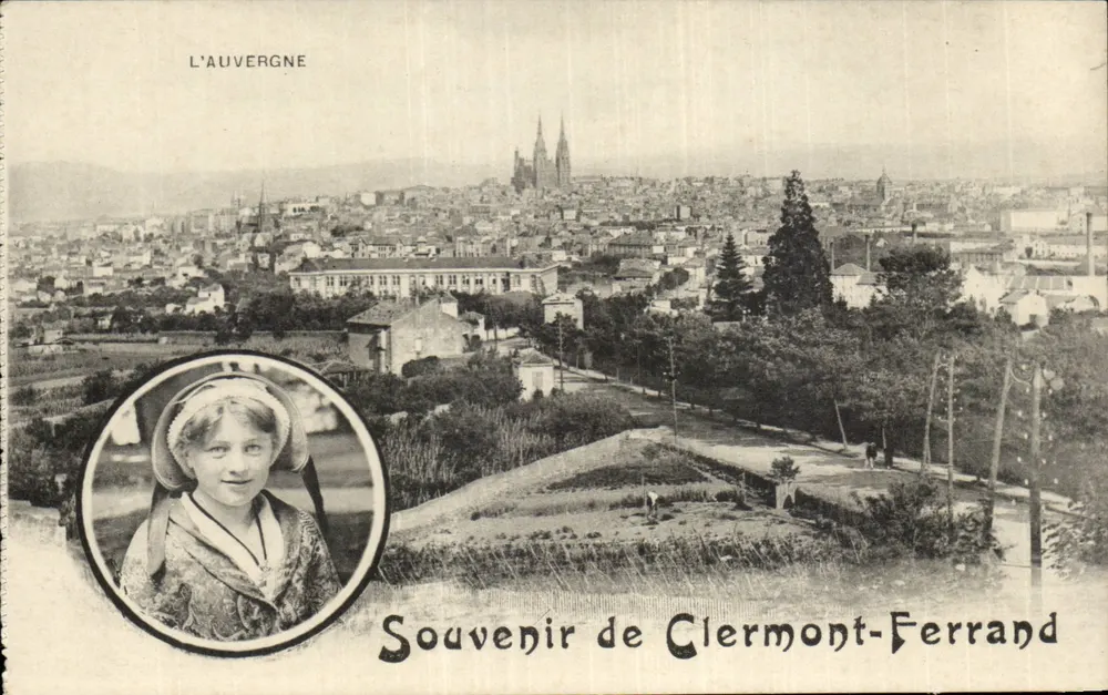 Clermont-Ferrand — Panoramablick mit Porträt einer Frau — Auvergne - Vorderseite