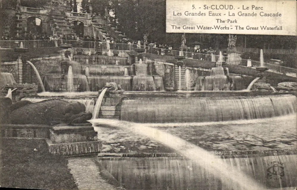 St-Cloud - O Parque - As Grandes Eaux - A Grande Cascata - Frente