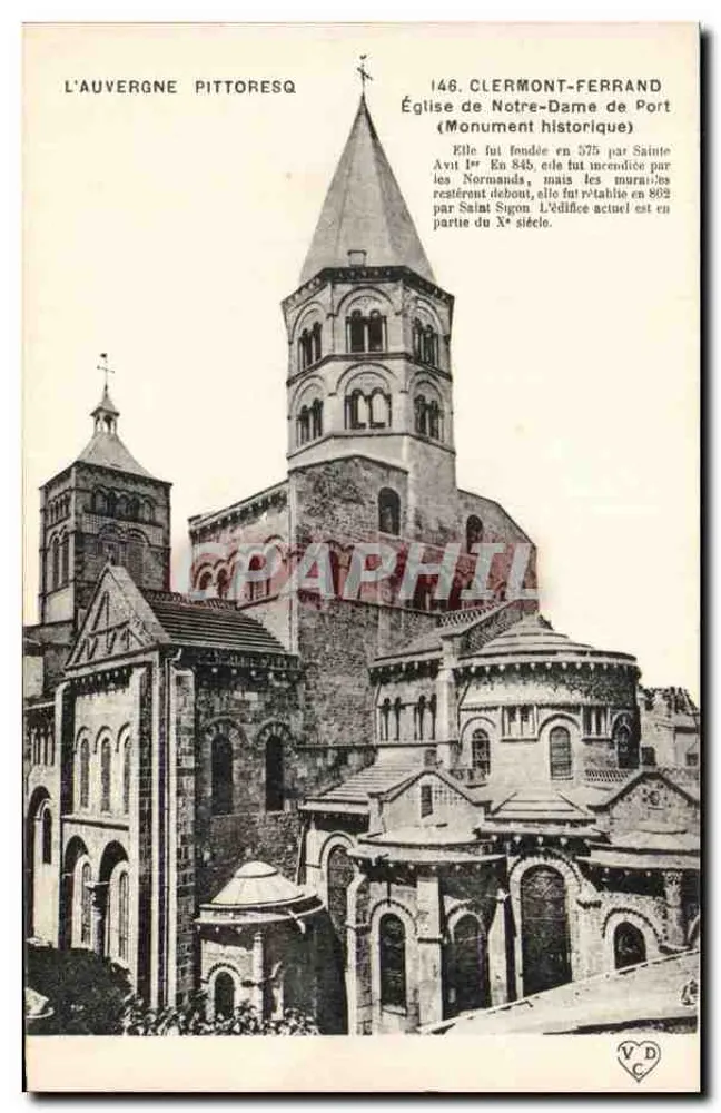 Clermont-Ferrand — Kirche Notre-Dame de Port — Historisches Denkmal - Vorderseite