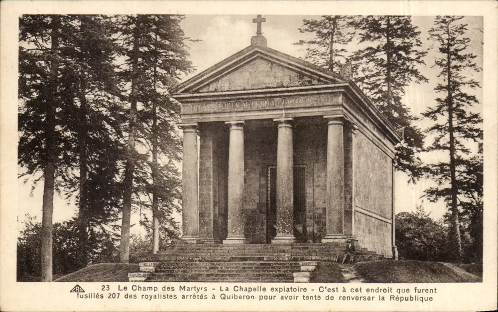 Das Feld der Märtyrer - Die Expiationskapelle in Quiberon — Verlag CPAHIL, Nr. 23 - Vorderseite