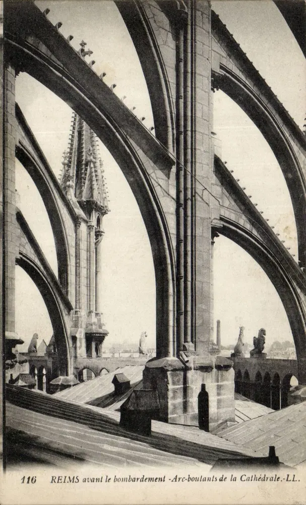 Reims vor dem Bombenangriff — Bogenstrebwerke der Kathedrale — LL. n° 116 - Vorderseite