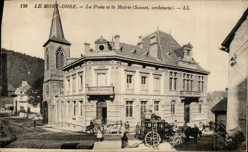 Le Mont-Dore — La Poste et la Mairie (Sauzet, architecte) — LL - Vorderseite