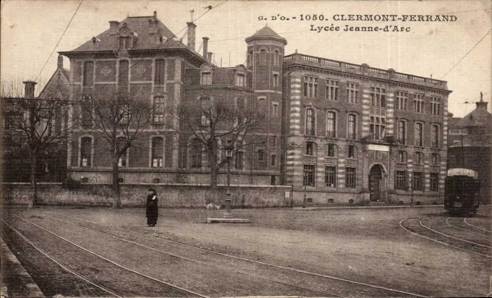 Clermont-Ferrand — Liceu Jeanne-d'Arc — editor G. D'O., n° 1050 - Frente