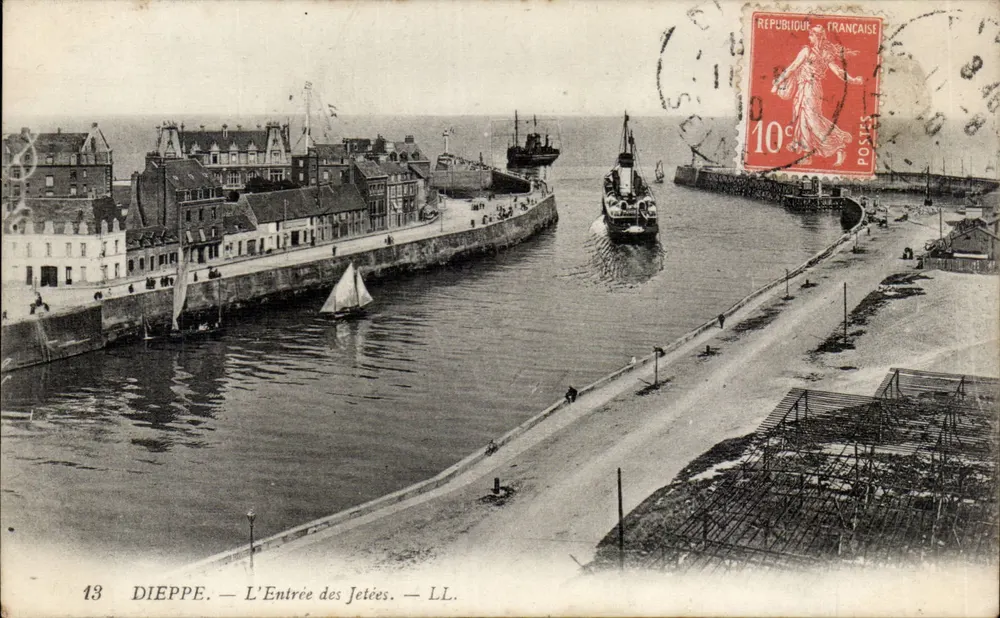 Dieppe — A Entrada das Pontões — LL. — N°13 - Frente