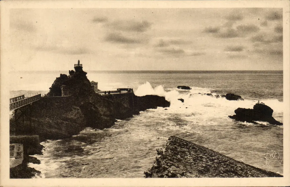 Biarritz (Basses-Pyrénées) — O Rocher da Virgem — Edições de Arte 'L'Art Français' - Frente