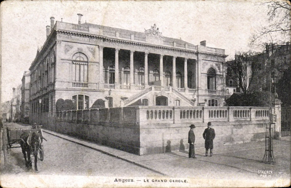 Angers — O Grande Círculo — Staerck Paris - Frente