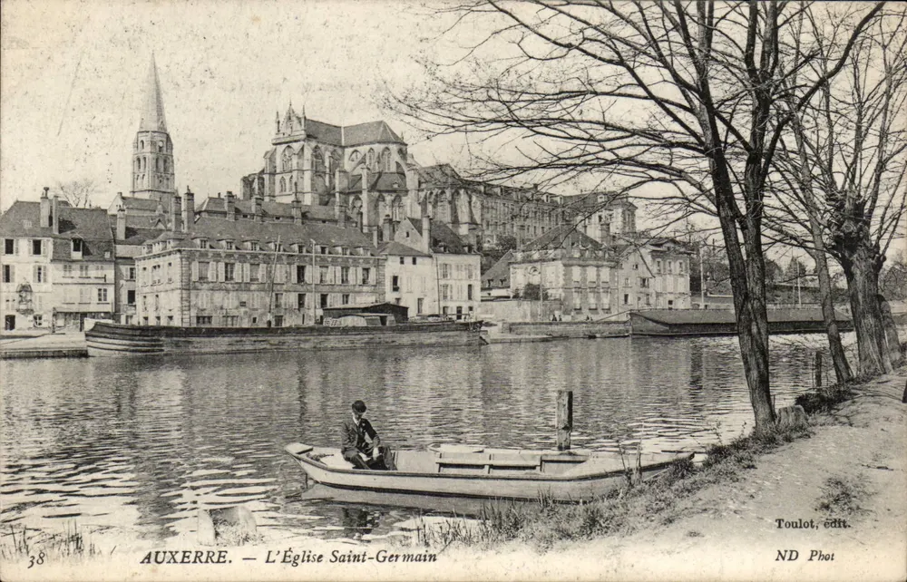 Auxerre — A Igreja de Saint-Germain — Toulot, edição ND Phot - Frente
