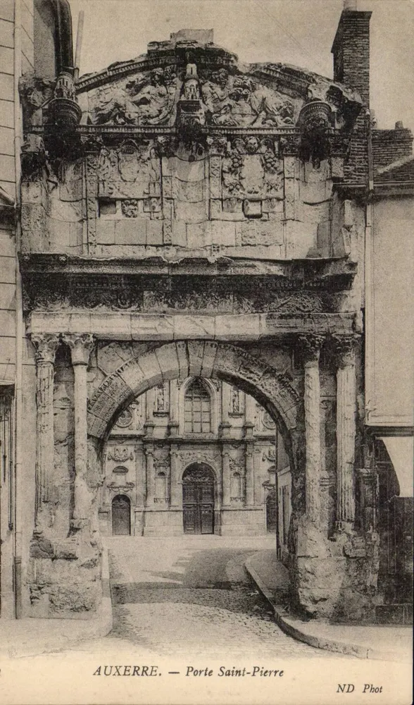 Auxerre — Porta Saint-Pierre — ND Phot - Frente