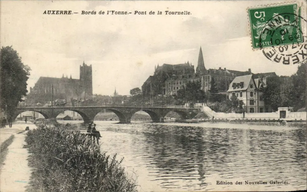 Auxerre — Ufer der Yonne — Brücke der Tournelle — Edition des Nouvelles Gateriés - Vorderseite