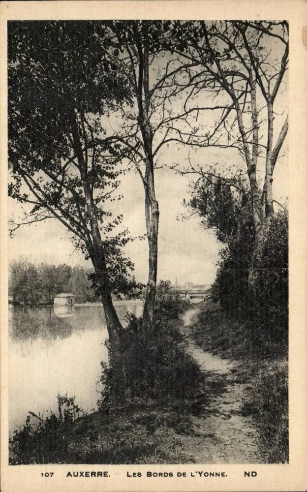 Auxerre — Brzegi rzeki Yonne — ND — n° 107 - Awers