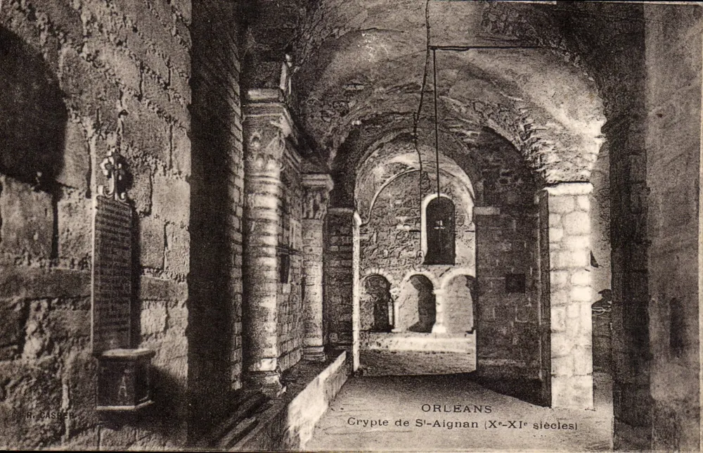 Cripta de Saint-Aignan — Orléans (Xe-XIe séculos) — R. Casser - Frente
