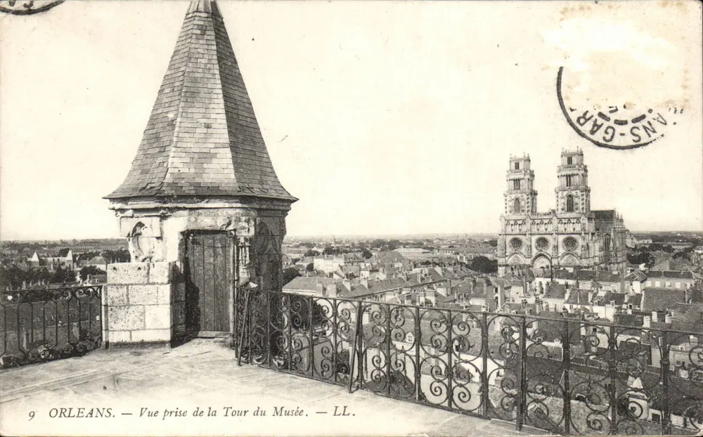 Orléans — Ansicht vom Museumsturm — LL. - Vorderseite