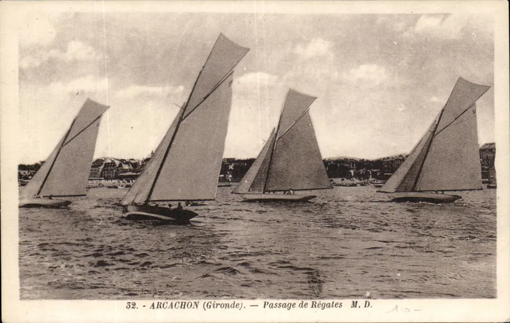 Arcachon (Gironde) — Passagem de Regatas — M.D. — n°52 - Frente