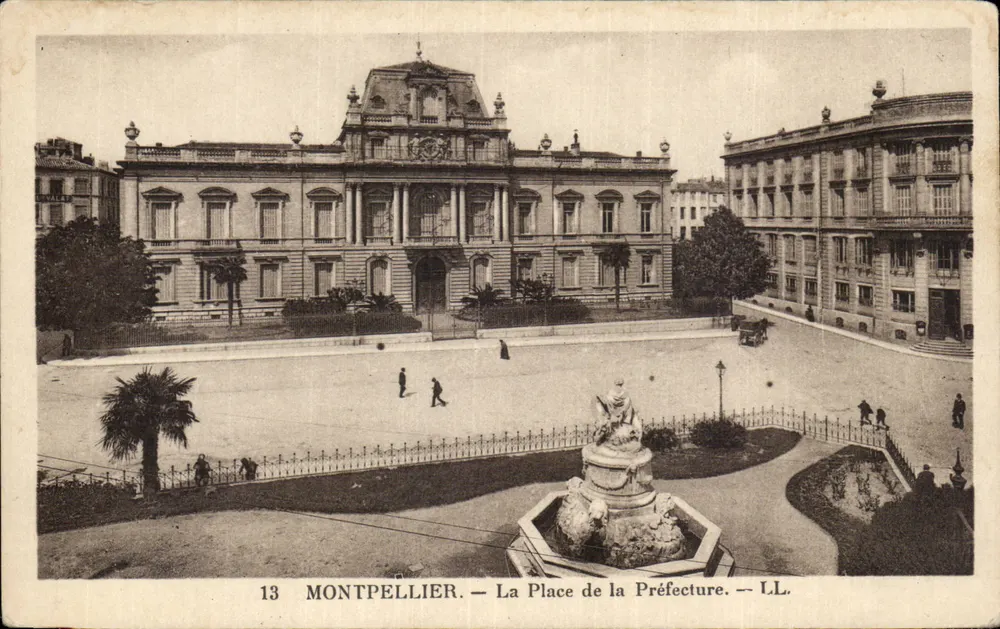 Montpellier — A Praça da Prefeitura — LL. - Frente