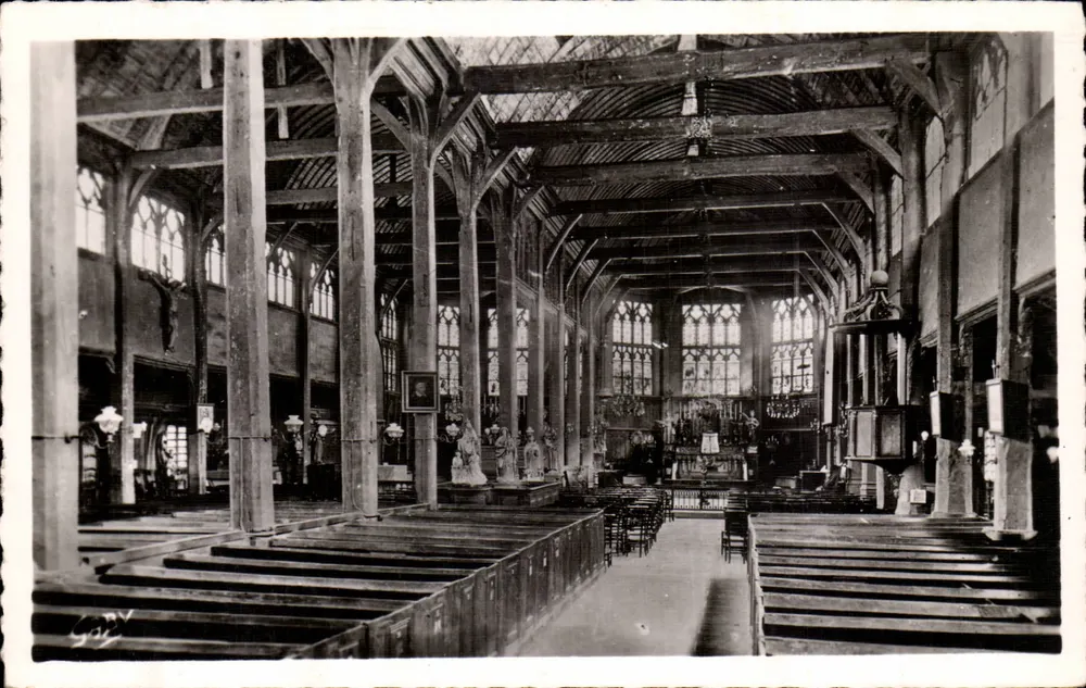 Interior da Igreja Santa Catarina — Honfleur (Calvados) — Edições Gaby - Frente
