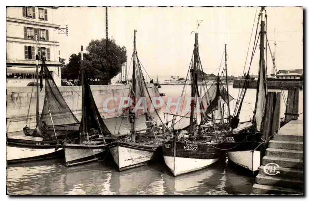 Eingang zum Hafen und Fischerboote — Honfleur (Calvados) — Verlag CALF - Vorderseite