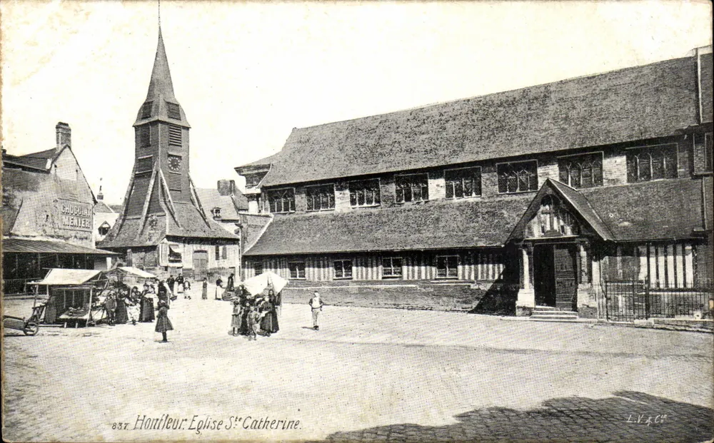 Houtfleur: Igreja de Santa Catarina — vista da praça com mercado e editor L.V.A.C. - Frente