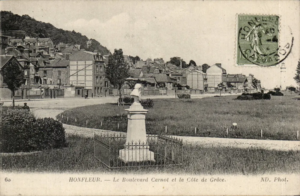 Honfleur — O Boulevard Carnot e a Côte de Grâce — ND. Phot. - Frente