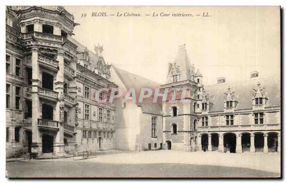 Blois — O Castelo — A Cour Interna — LL. - Frente
