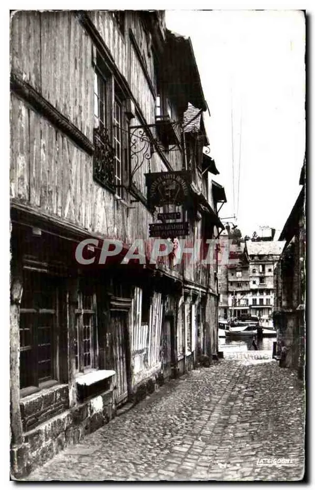 Honfleur — Das alte Honfleur und das Museum, Straße der Gefängnis — Éditions aux Ours, André Cigogne - Vorderseite