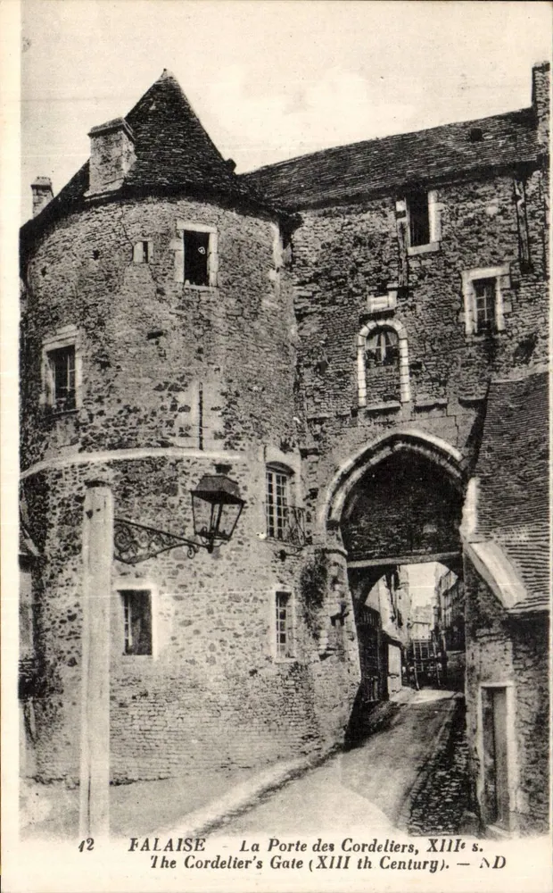 FALAISE — Ansicht der Porte des Cordeliers, 13. Jahrhundert — Imp. Lévy et Neubübel, Paris - Vorderseite