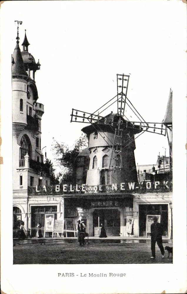 Paris - O Moulin Rouge — cena de espetáculo com moinho de vento e edifício em estilo castelo — editor não visível - Frente