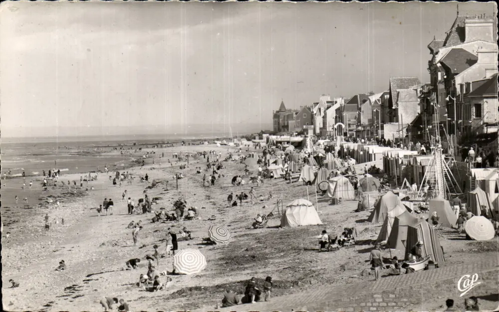 Saint-Aubin-sur-Mer — Allgemeiner Blick auf den Strand — Verlag Aris Photomechanical - Vorderseite