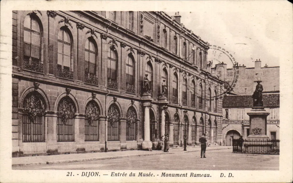 Dijon — Entrada do Museu - Monumento Rameau — D.D. - Frente